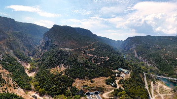 Rapsani, two gorges